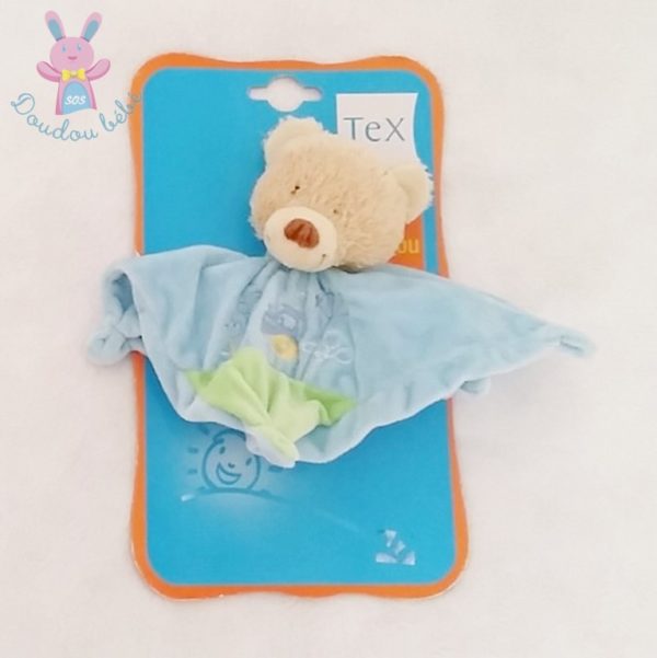 Doudou plat Ours bleu vert tracteur TEX