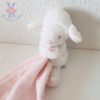 Doudou Mouton rose blanc mouchoir couverture NICOTOY SIMBA – Image 2