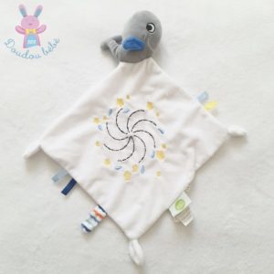 Doudou Baleine gris mouchoir plat blanc bleu étoiles BABY CALIN