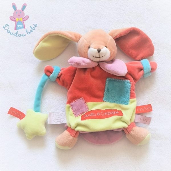 Marionnette Lapin zig zag rouge vert bleu DOUDOU ET COMPAGNIE