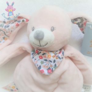 Doudou Lapin rose pâle blanc fleurs BOUT’CHOU MONOPRIX