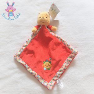 Doudou plat Winnie l’ourson rouge à pois soleil DISNEY