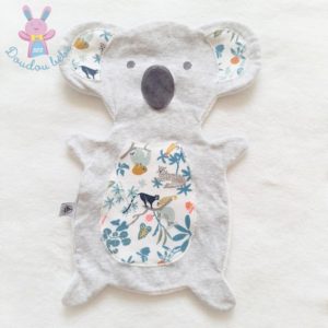 Doudou plat Koala gris blanc feuilles animaux PETIT BATEAU