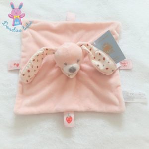 Doudou plat Lapin rose pâle et blanc fraises BOUT’CHOU MONOPRIX