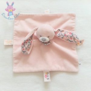 Doudou plat Lapin rose pâle fleurs “mon doudou” BOUT’CHOU