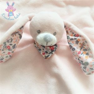 Doudou plat Lapin rose pâle fleurs « mon doudou » BOUT’CHOU