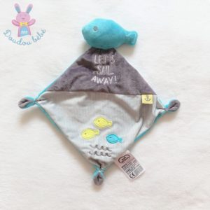 Doudou plat Poisson gris bleu rayé « Let’s sail away » MOTS D’ENFANTS