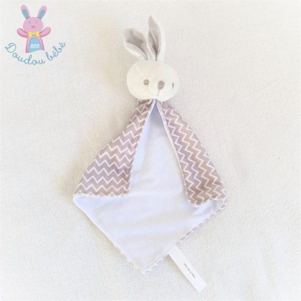 Doudou Lapin plat blanc gris cape zig zag INSPIRION GMH DNAS