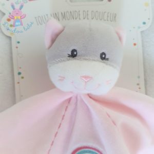 Doudou plat Chat rose gris arc en ciel attache tétine GIPSY