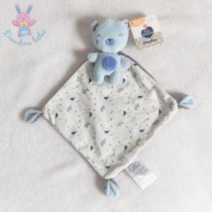 Doudou Ours bleu cape gris blanc animaux MOTS D’ENFANTS