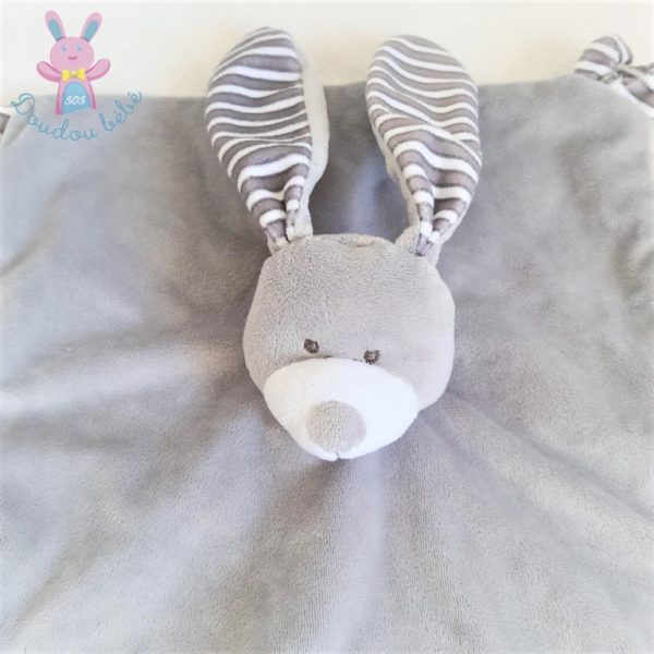 Doudou plat Lapin gris blanc et rayé attache tétine VACO