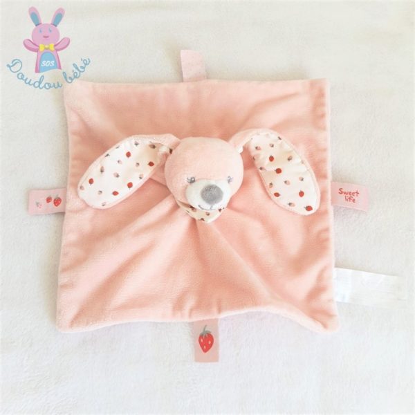 Doudou plat Lapin rose pâle et blanc fraises BOUT'CHOU MONOPRIX