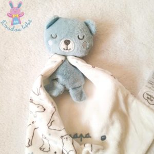 Doudou Ours bleu blanc cape « mon papa ours » MOTS D’ENFANTS