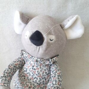 Doudou Koala gris blanc t-shirt fleurs OBAIBI OKAIDI