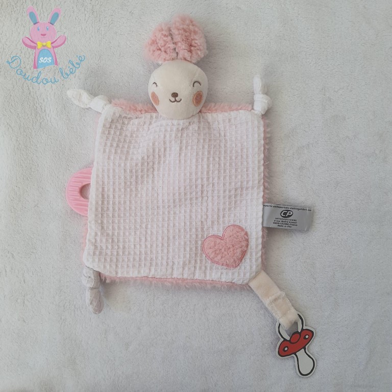 Doudou plat Lapin blanc rose cœur attache tétine CP INTERNATIONAL