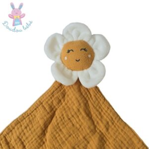 Doudou plat Fleur lange jaune moutarde blanc TAPE A L’OEIL TAO
