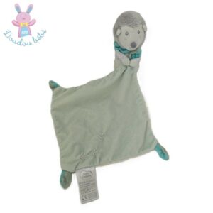 Doudou Hérisson gris blanc mouchoir rayé vert MOTS D’ENFANTS